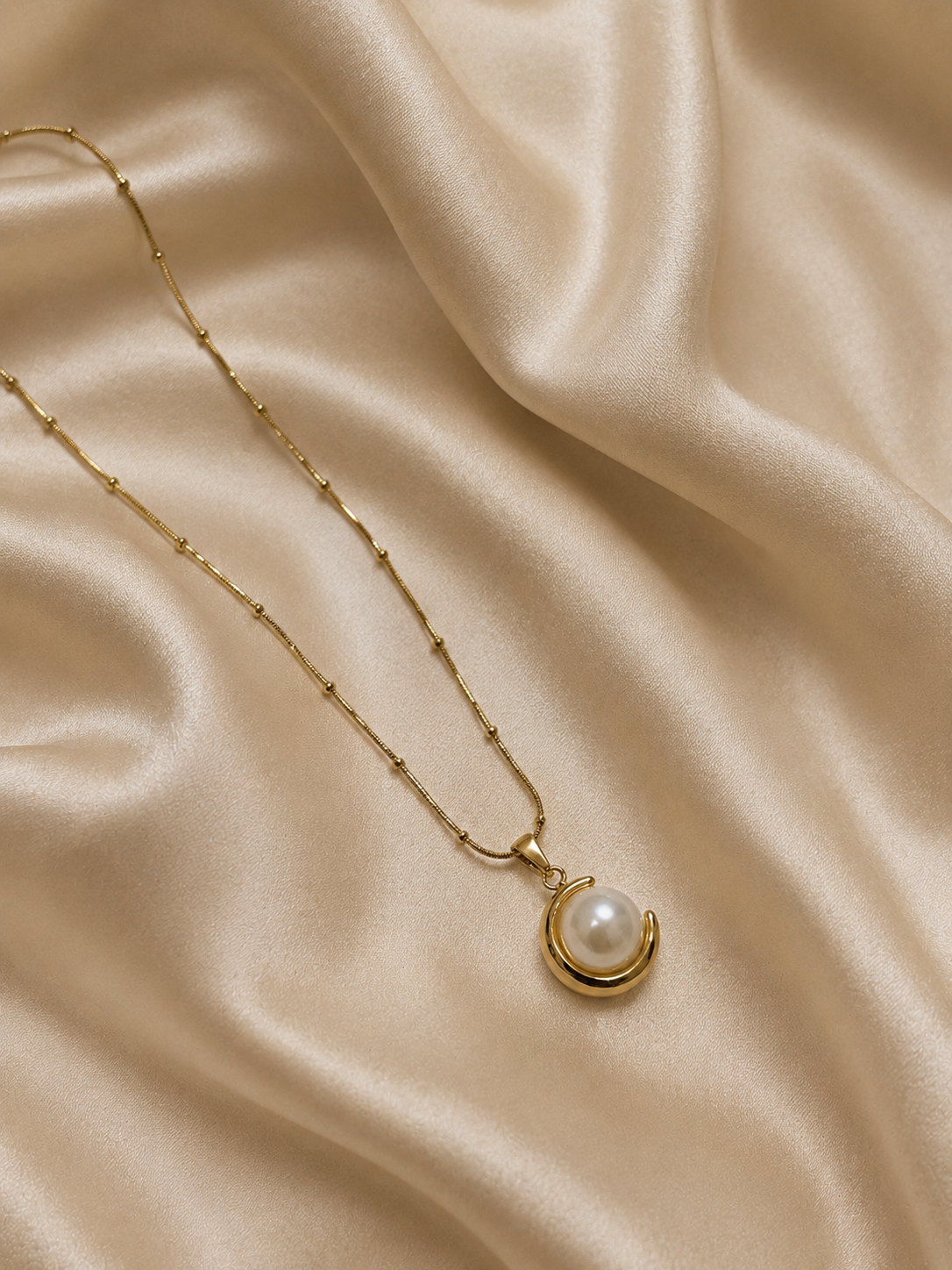 Luna Pearl Crescent Pendant Necklace