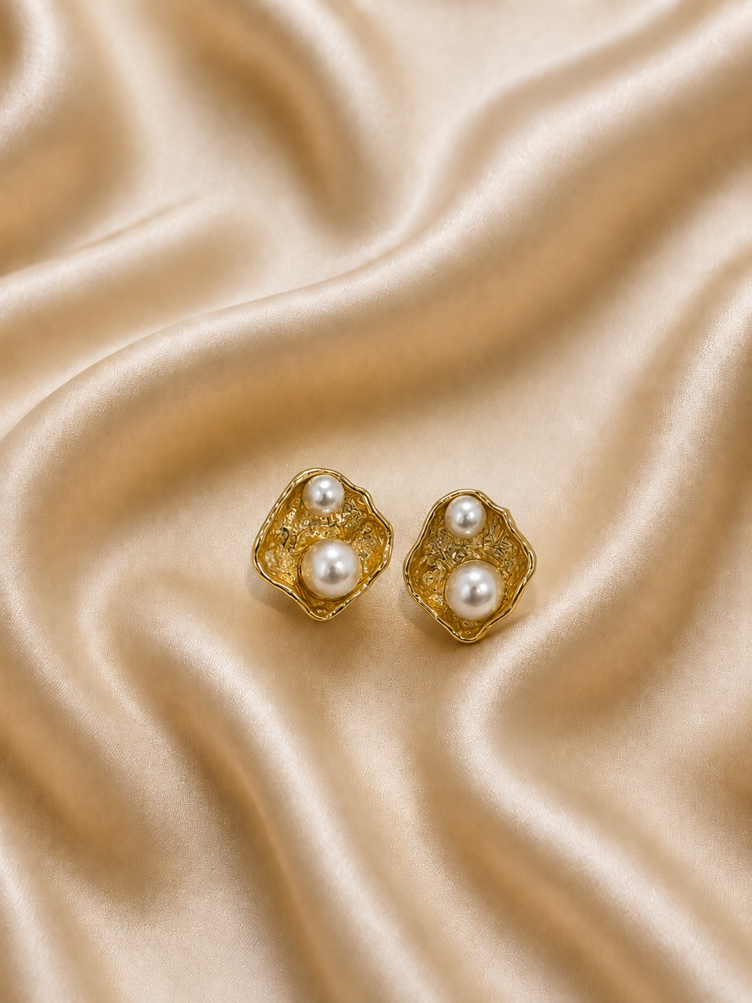 Vintage Textured Pearl Stud Earrings