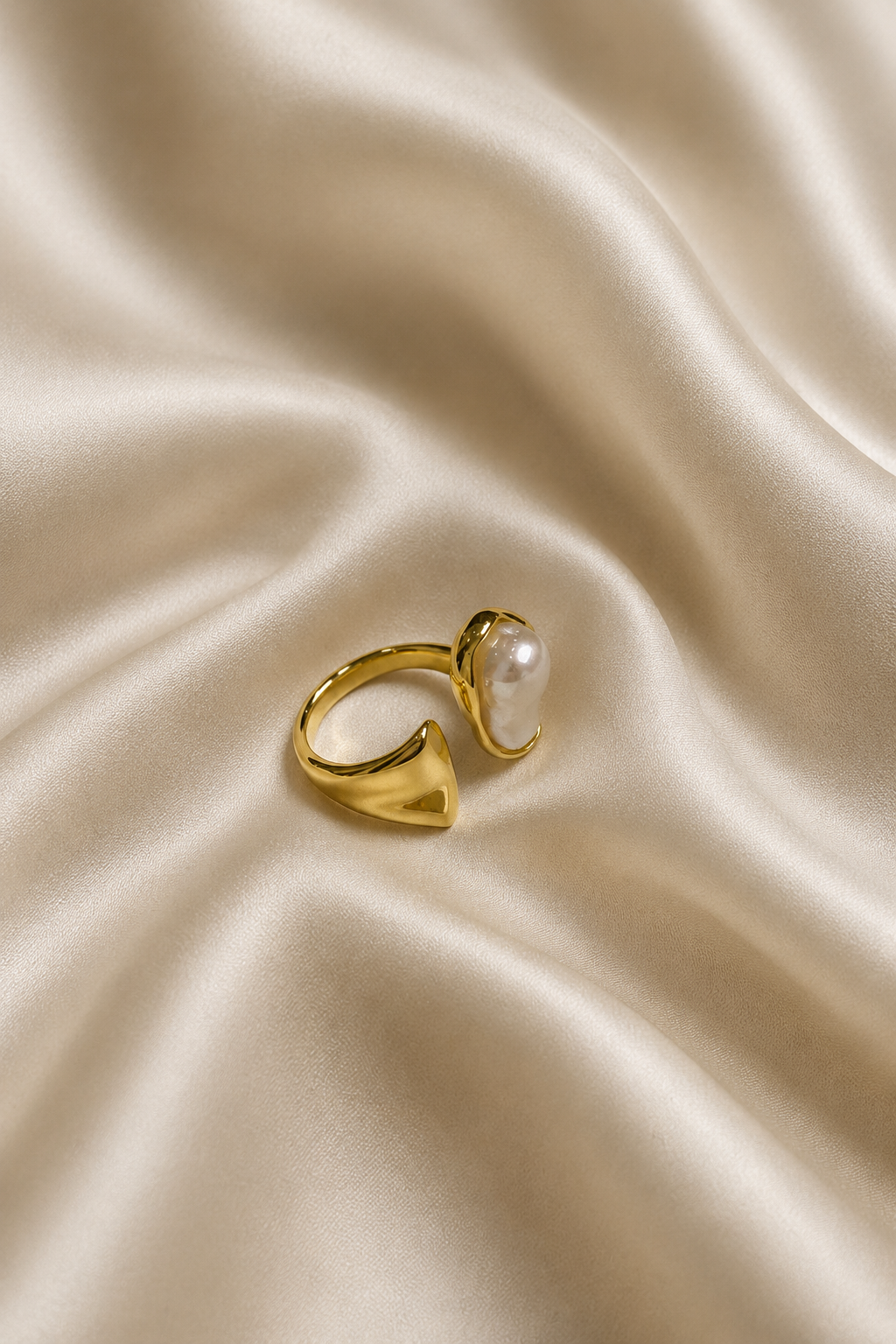 Aria Sculpted Pearl Open Ring